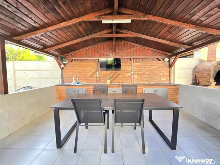 Casă cu 6 camere cu Piscina în Sânmartin