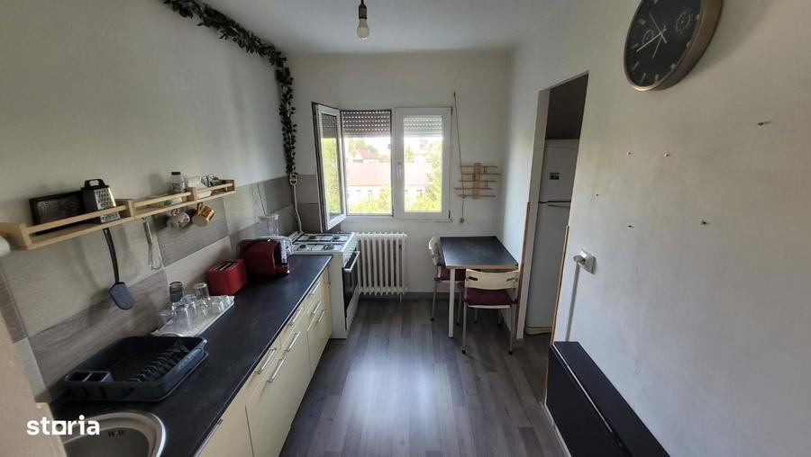 Apartament cu 3 camere decomandat în Brâncoveanu