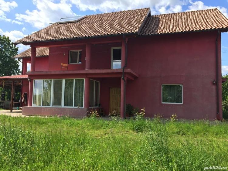 Casă cu 6 camere cu Teren 1500 Mp în Urleta