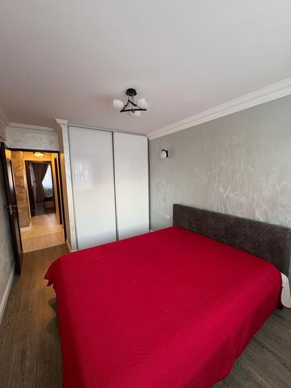 Apartament cu 4 camere decomandat, mobilat în Central