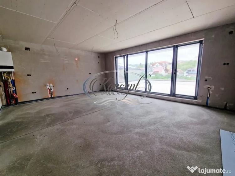 Apartament cu 3 camere semidecomandat în Andrei Mureșanu