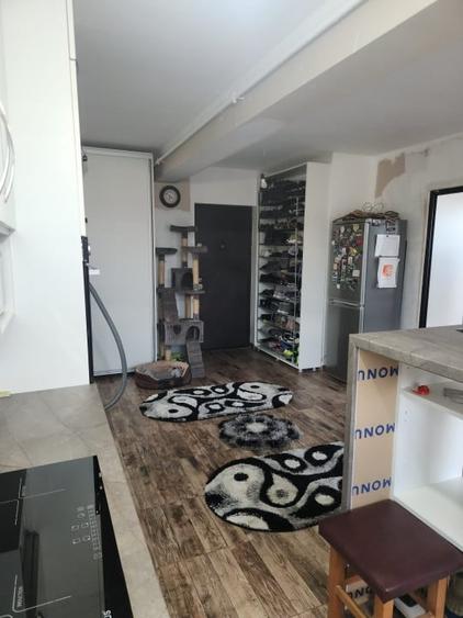 Apartament cu 3 camere semidecomandat, mobilat în Florești — fotografia 3