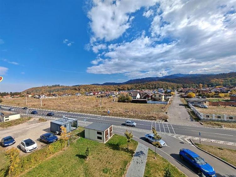 Apartament cu 3 camere decomandat, mobilat în Periferie