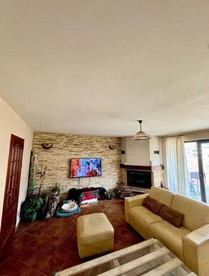 Duplex cu 7 camere cu Garaj în Florești