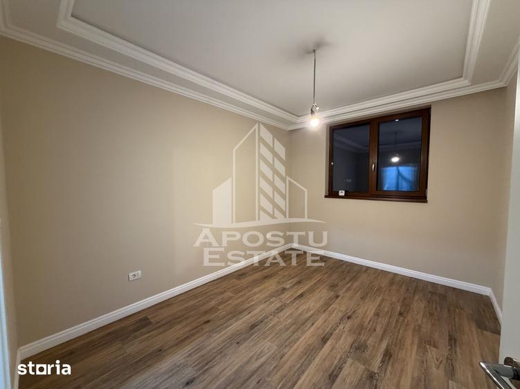 Casă cu 4 camere cu Teren 300 Mp în Central