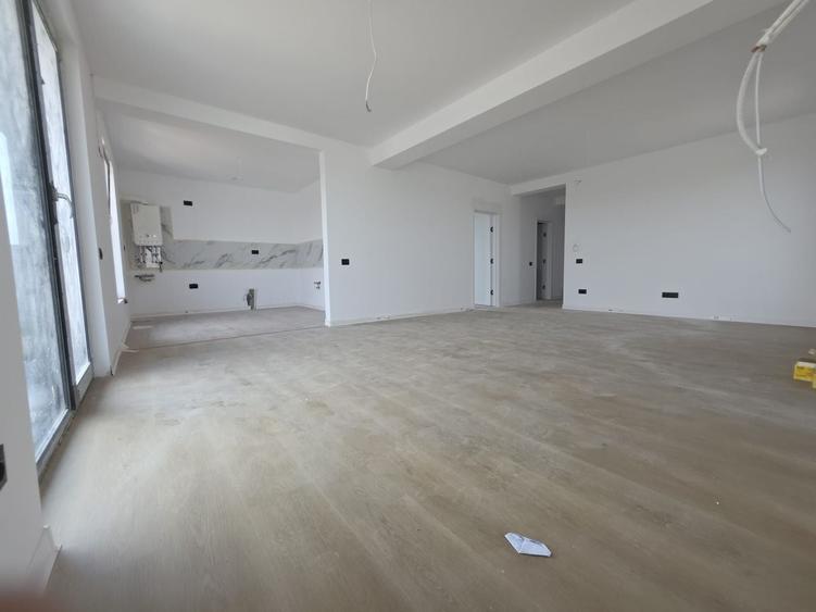 Casă individuală cu 4 camere cu Canalizare în Berceni