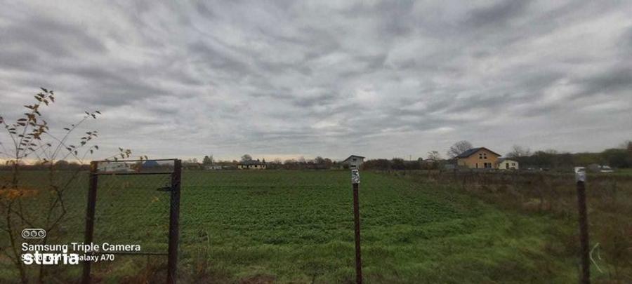 Teren de 2400 mp, în Gruiu