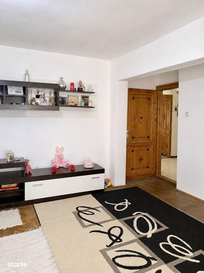 Apartament cu 3 camere decomandat în Central