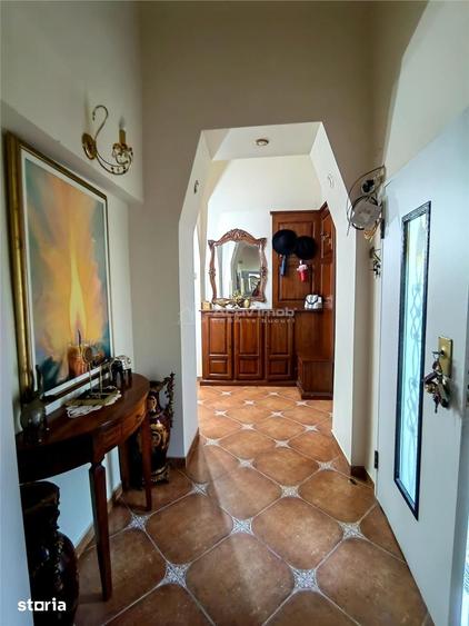 Apartament cu 3 camere în Orașul Nou