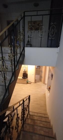 Casă cu 5 camere cu Teren 468 Mp în Lazu