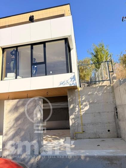 Duplex cu 5 camere cu Canalizare în Europa