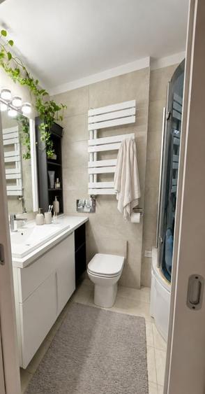 Apartament cu 3 camere decomandat în Doamna Ghica