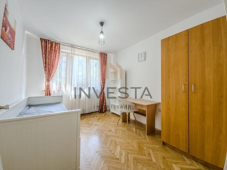 Apartament cu 3 camere decomandat, mobilat în Central