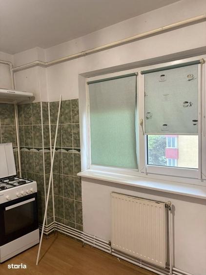 Apartament cu 2 camere decomandat în Triaj