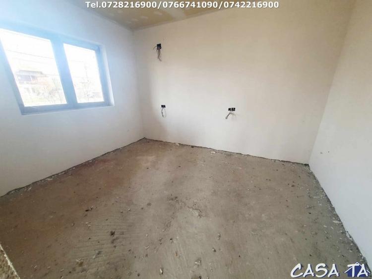 Casă individuală cu 3 camere cu Canalizare în Arcani