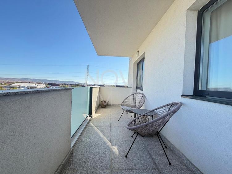 Apartament cu 3 camere semidecomandat, mobilat în Exterior Vest
