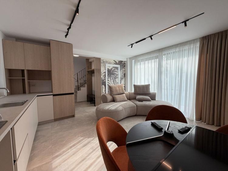 Duplex cu 4 camere cu Canalizare în Pipera