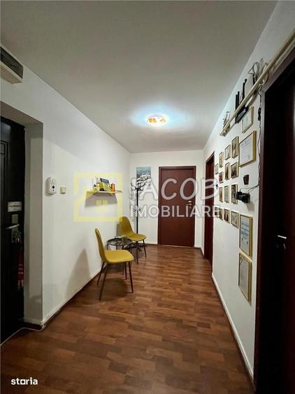Spațiu comercial, de 22 mp, în Central