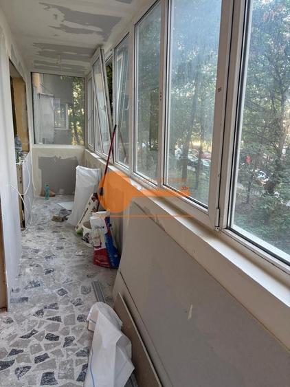 Apartament cu 3 camere semidecomandat în Lacul Tei