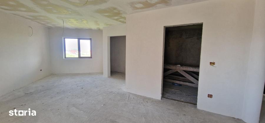 Casă cu 10 camere cu Teren 1860 Mp în Măgura