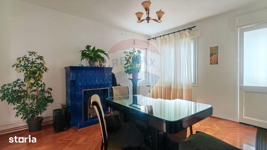 Apartament cu 4 camere semidecomandat în Domenii