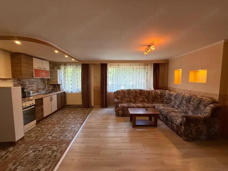 Apartament cu 3 camere decomandat în Gojdu