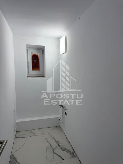 Casă individuală cu 8 camere cu Canalizare în Fabric