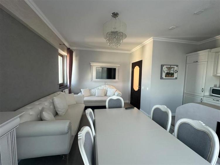 Apartament cu 3 camere decomandat, mobilat în Tătărași