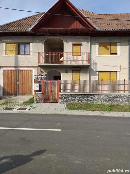 Apartament cu 4 camere decomandat în Tălmaciu