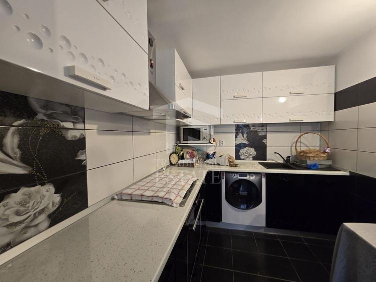 Duplex cu 6 camere cu Canalizare în Central