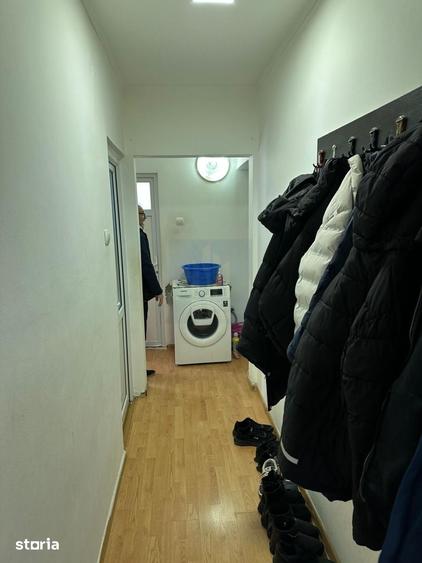 Apartament cu 4 camere semidecomandat, mobilat în Drumul Taberei