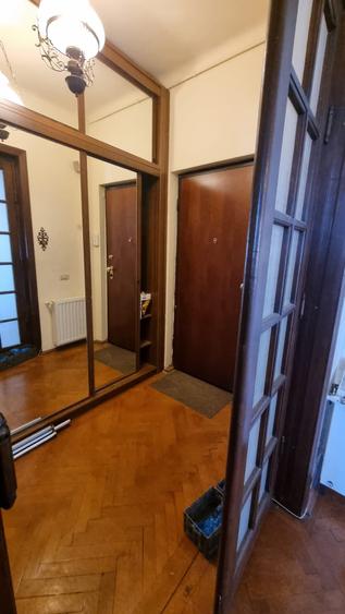 Apartament cu 5 camere semidecomandat în Unirii