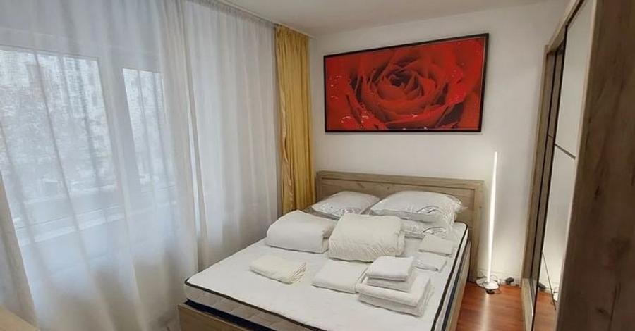 Apartament cu 2 camere semidecomandat, mobilat în Bucur Obor