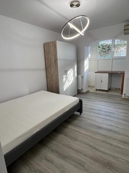 Garsonieră decomandată în Central