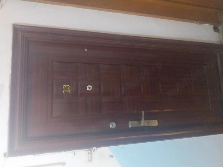 Apartament cu 3 camere decomandat în Exterior Vest