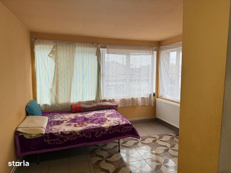 Casă cu 4 camere în Bucovăț