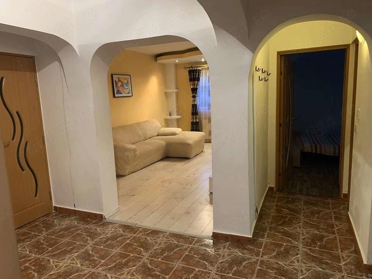 Apartament cu 3 camere decomandat în Valea Cetății