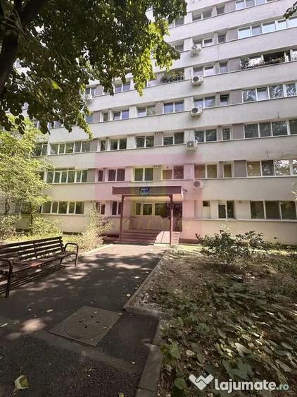 Apartament cu 3 camere semidecomandat în Militari