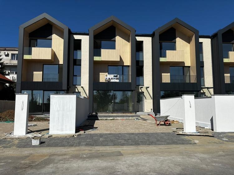 Casă cu Teren 200 Mp în Pantelimon