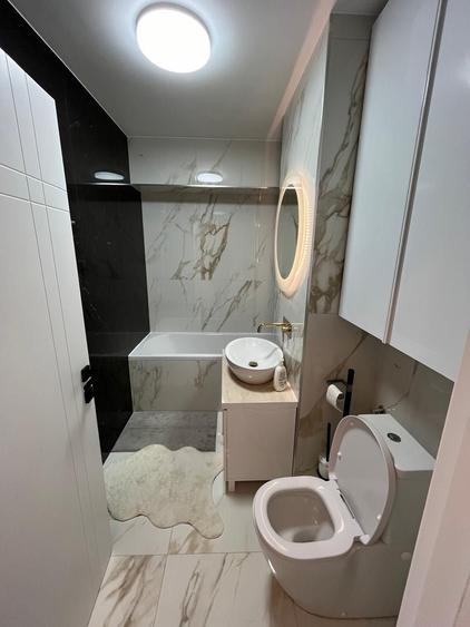 Apartament cu 4 camere decomandat în Centru Civic
