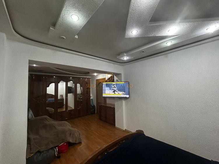 Apartament cu 3 camere decomandat, mobilat în Berceni