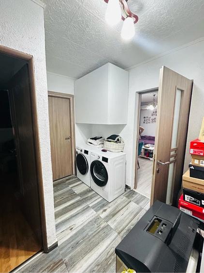 Apartament cu 3 camere semidecomandat în Lacul Tei
