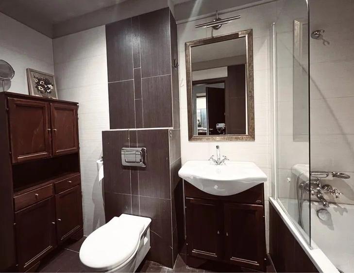 Apartament cu 2 camere semidecomandat, mobilat în Romană