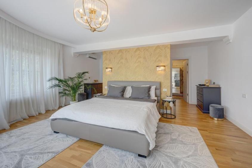 Casă cu 6 camere cu Teren 450 Mp în Băneasa