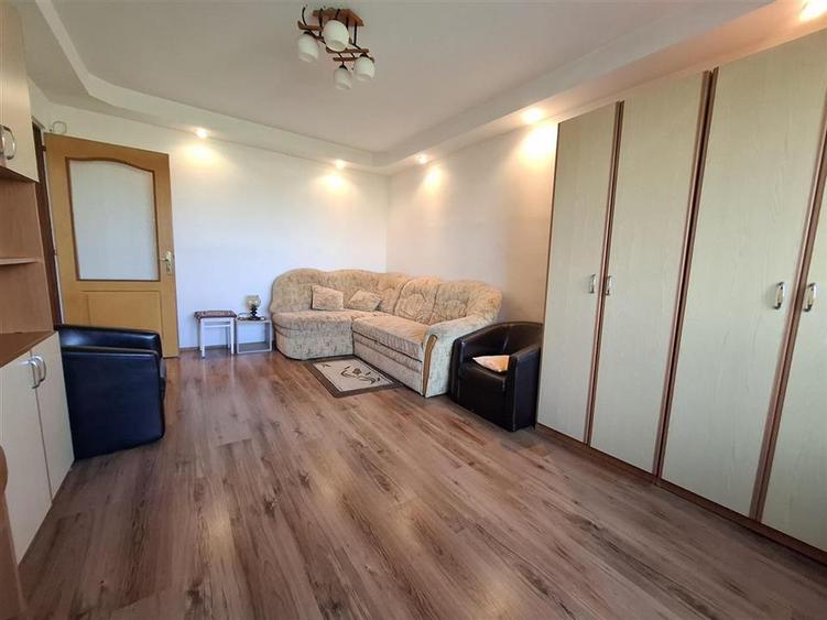 Apartament cu 2 camere decomandat, mobilat în Vasile Aaron