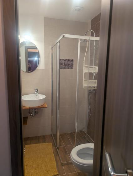 Apartament cu 3 camere semidecomandat în Sebastian