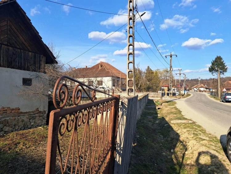 Casa ?i teren de vanzare Polovragi - Racovi?a - 7