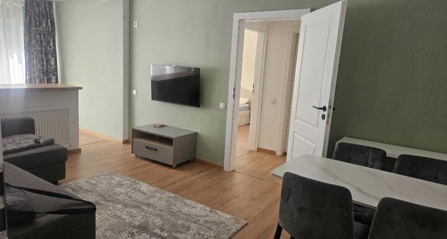 Apartament cu 2 camere decomandat în Pajura