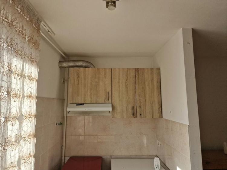 Apartament cu 2 camere semidecomandat în Mărăței