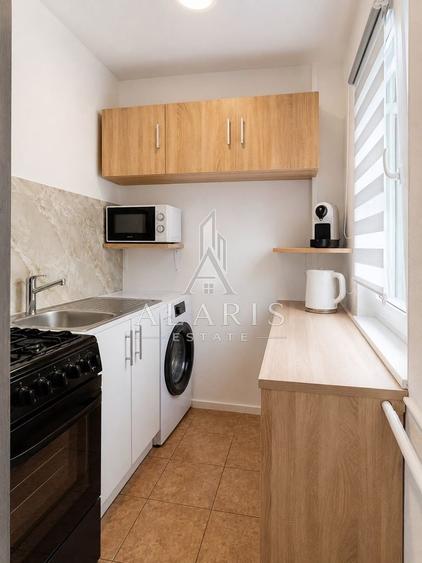 Apartament cu 3 camere semidecomandat, mobilat în Dacia